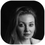 Инга Брик - официальный голос компаний Clinique и Estee Lauder