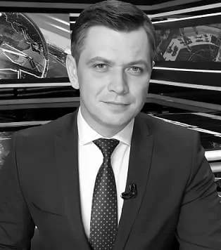Дмитрий - баритон, более 10 лет опыта работы на радио и телевидении