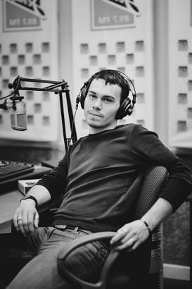Алексей в студии на радио